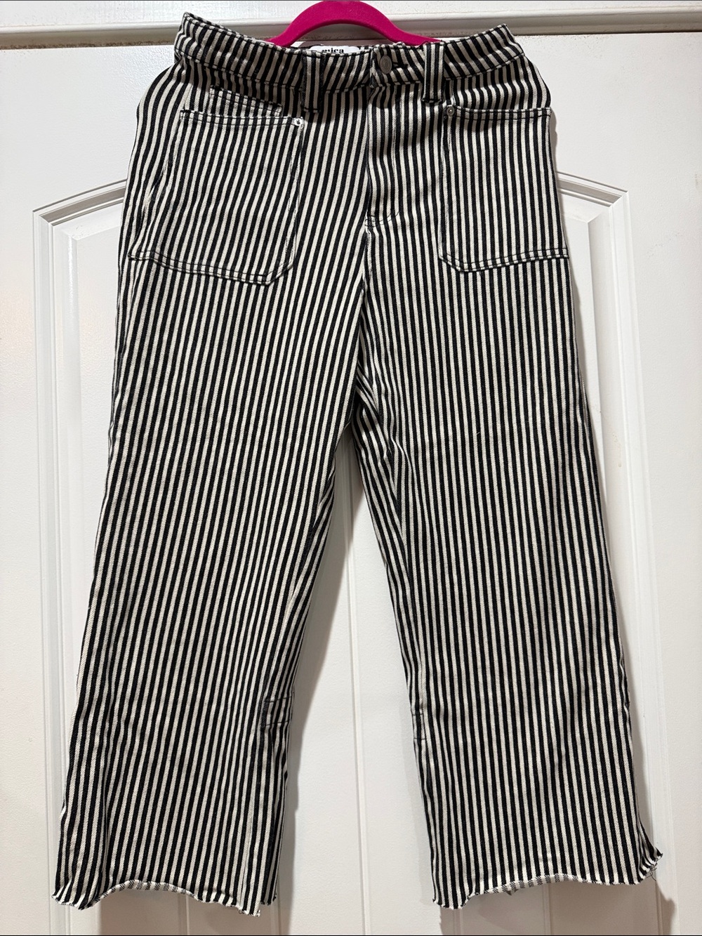 High-Rise Black & White Striped Casual Wide-Leg Jeans